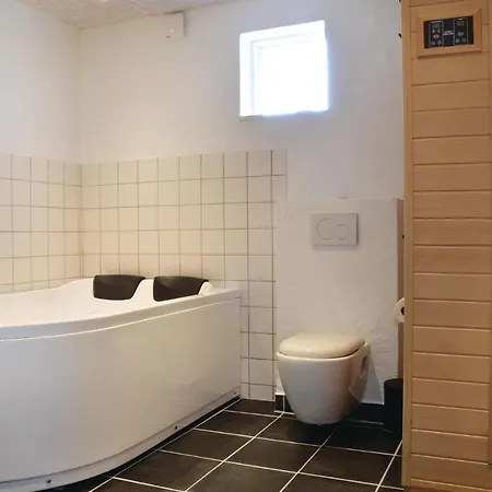 Casa de Férias Four-bedroom Holiday In Ulfborg *